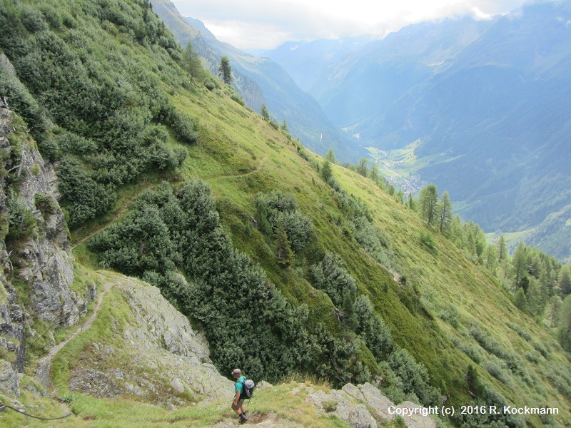 Schner Blick ins Tal an einer gefhrlichen Stelle
