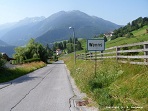 Am Ortsrand von Wenns kommt kurzzeitig die Sonne raus.