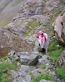 Nach der Pause in der Gletscher-Stube geht es über Felsen in Richtung Braunschweiger Hütte