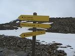 Wieder Wegweiser zur Hütte