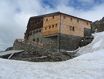Die Similaunhütte, teils renoviert