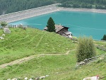 Der Tisenhof, direkt oberhalb des Sees markiert das Ende der Alpenüberquerung