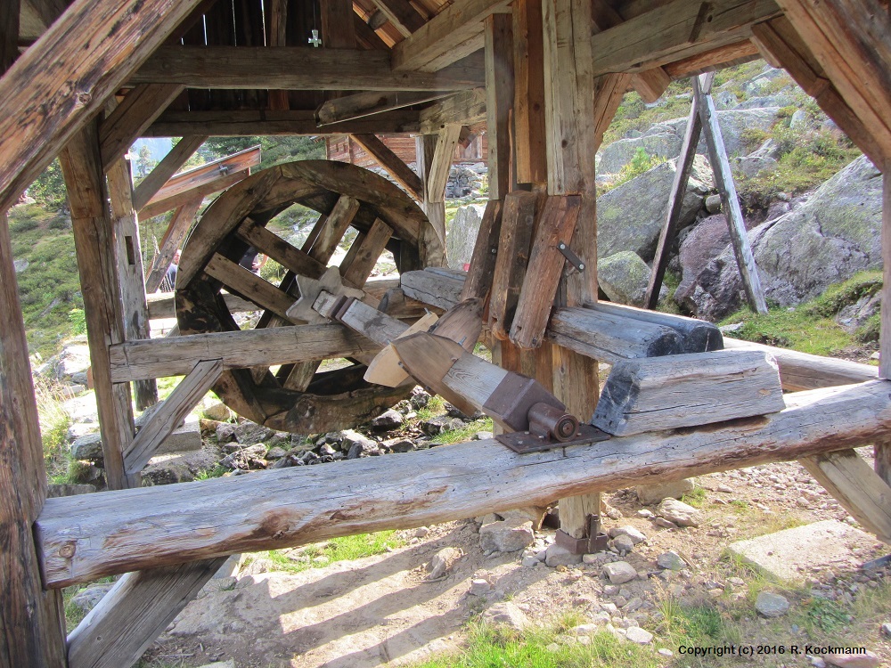 Ein Hammerwerk zum Zerkleinern von Steinen