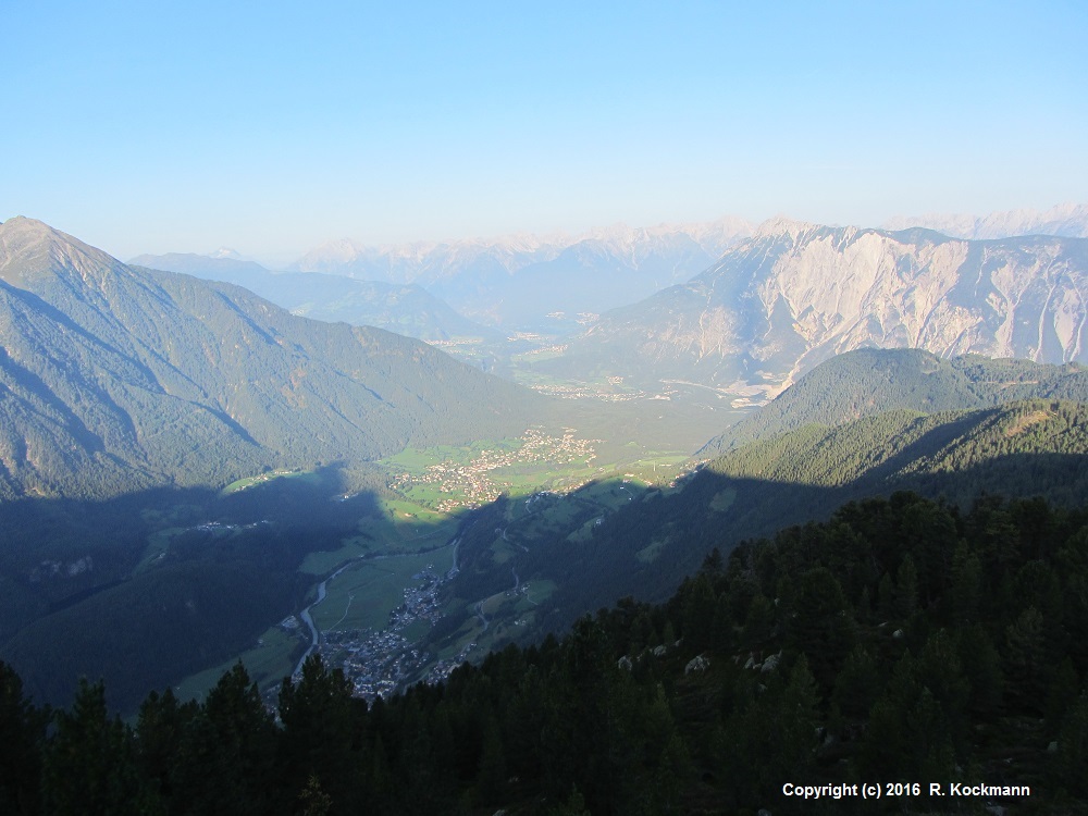 Am Morgen ein Blick ins Oetztal von der Bielefelder Htte