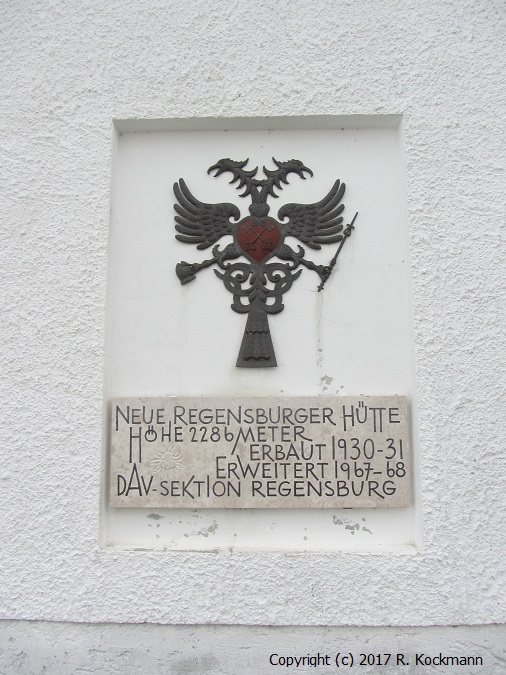 Hinweisschild am Eingang der Neuen Regensburger Htte