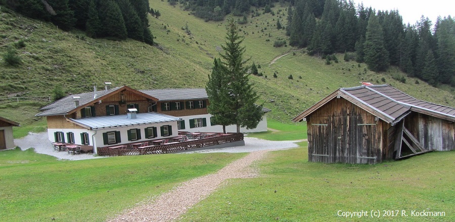 An der Pinnisalm kann man mit dem Httentaxi ins Tal fahren