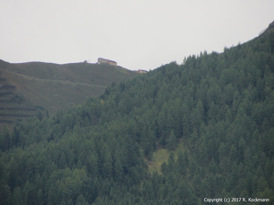 Sicht auf die Starkenburger Htte, unsere erste Station auf dem Hhenweg