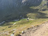 Nach langem Weg über steiniges und ausgewaschenes Gelände sehen wir das Tagesziel: die Johannishütte