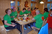 Beim Abendessen in der Johannishütte