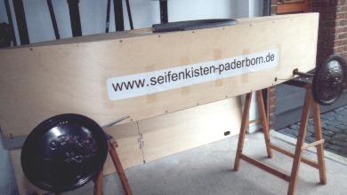 Seifenkiste mit montierten Rdern